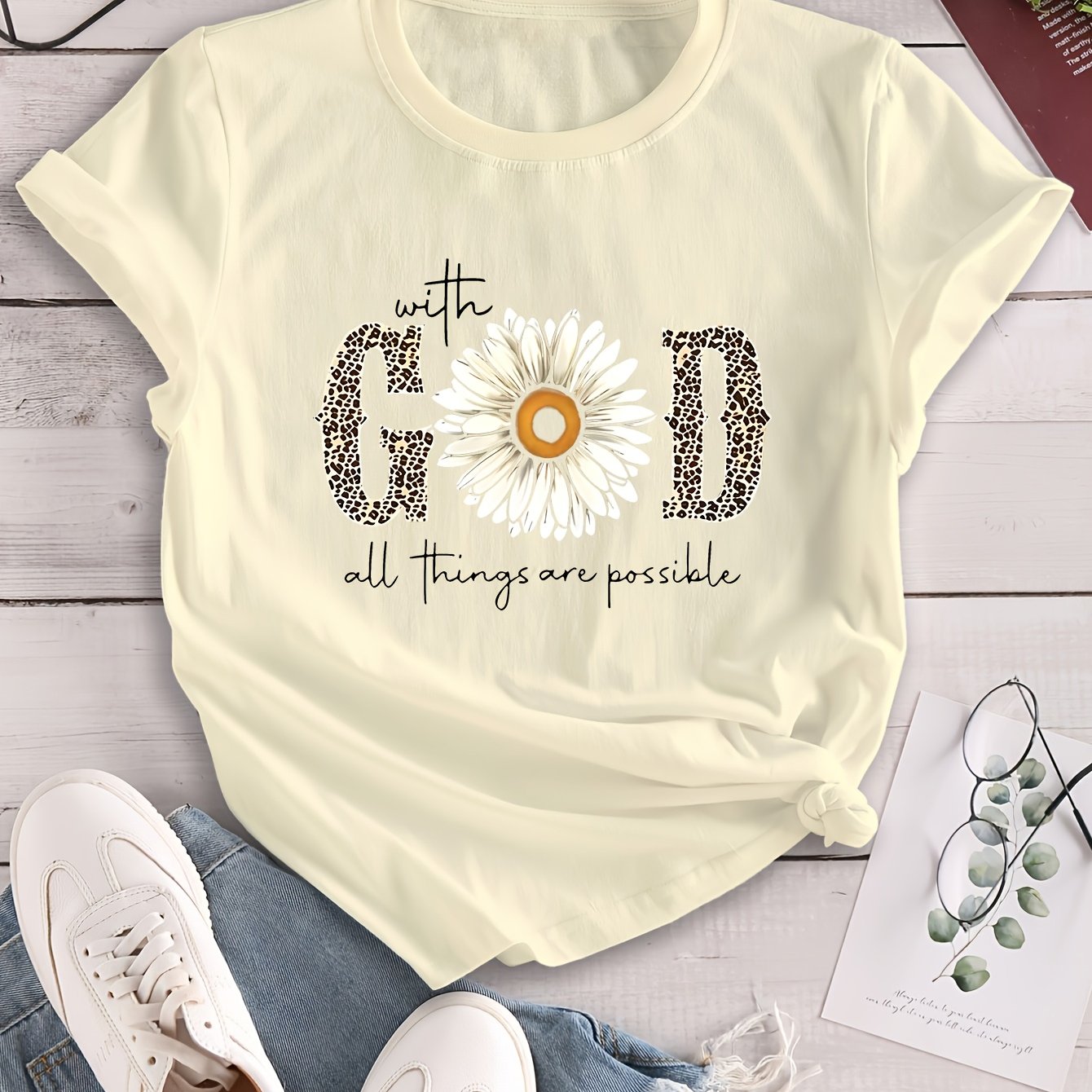 Camiseta estampada "com Deus tudo é possível"