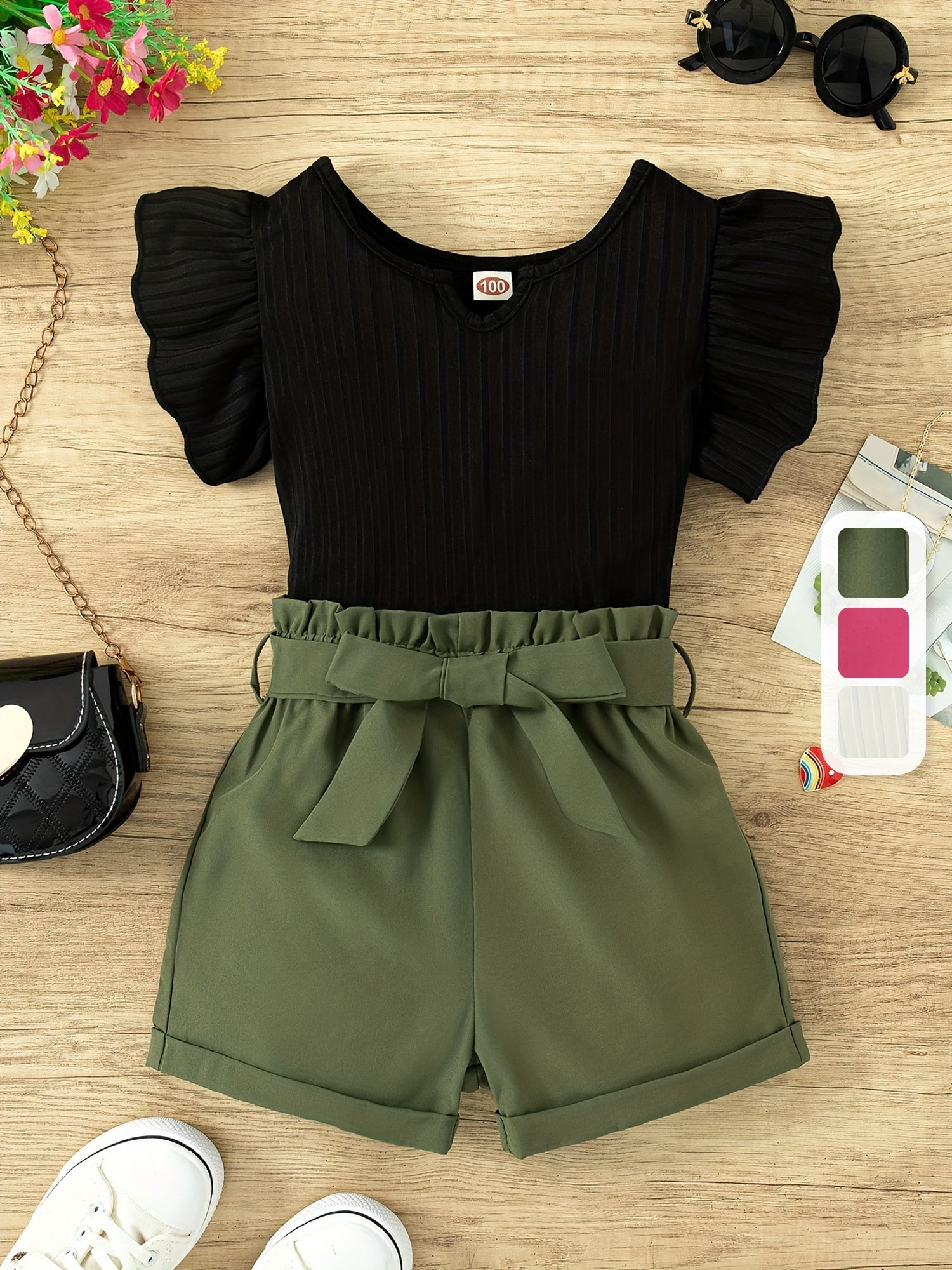 Conjunto de blusa e shorts de babado e cinto para meninas