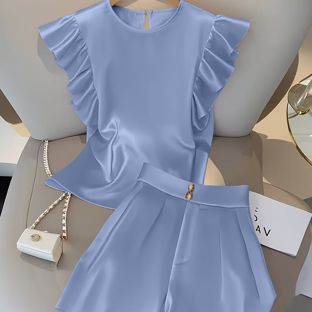 Conjunto com Blusa de Babados e Shorts de Alfaiataria