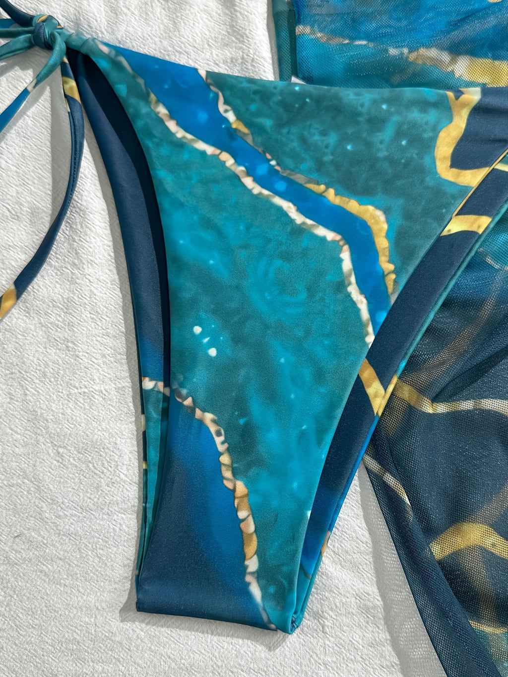 Conjunto de biquini marmorizado com 3 peças