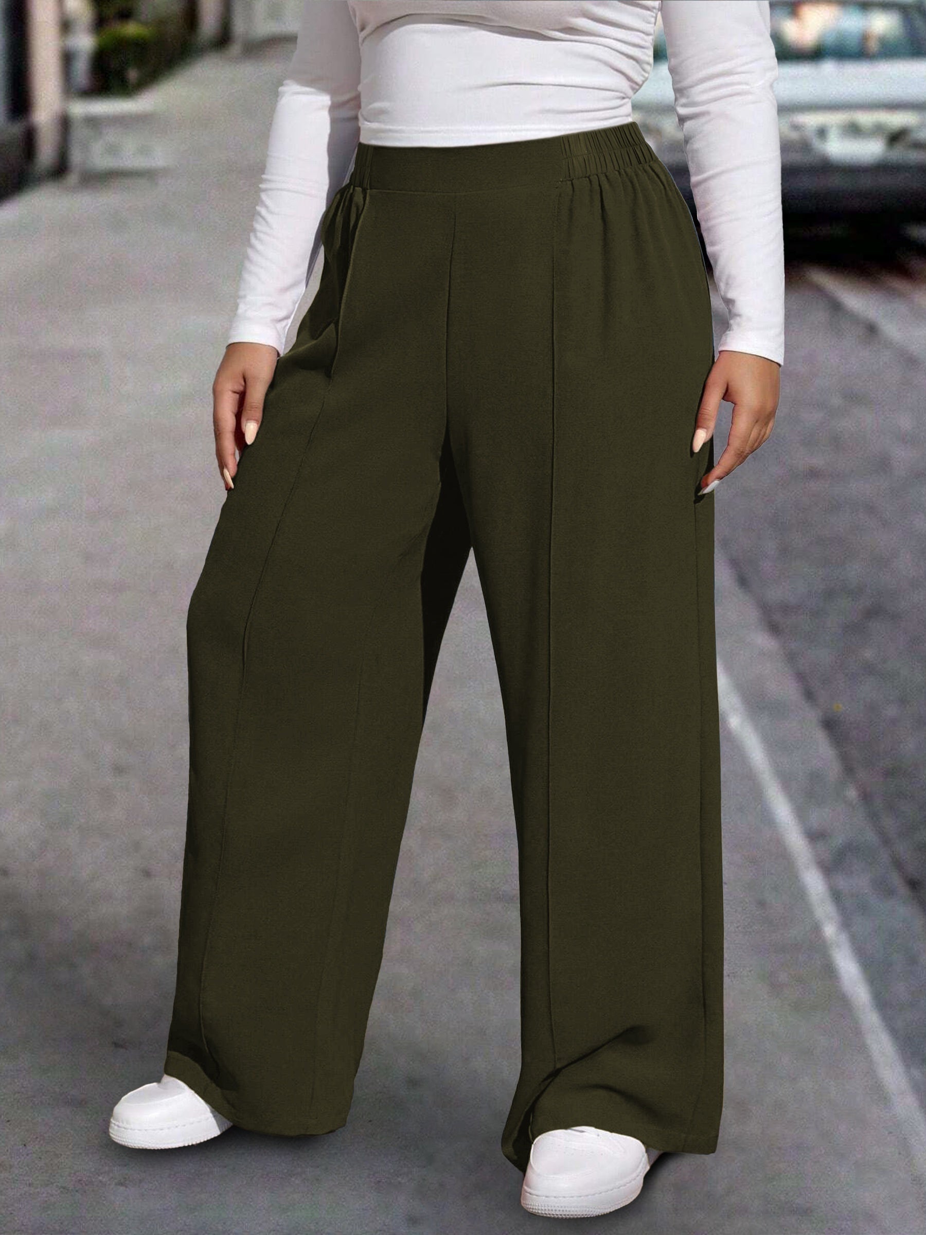 Calça pantalona com cintura elástica