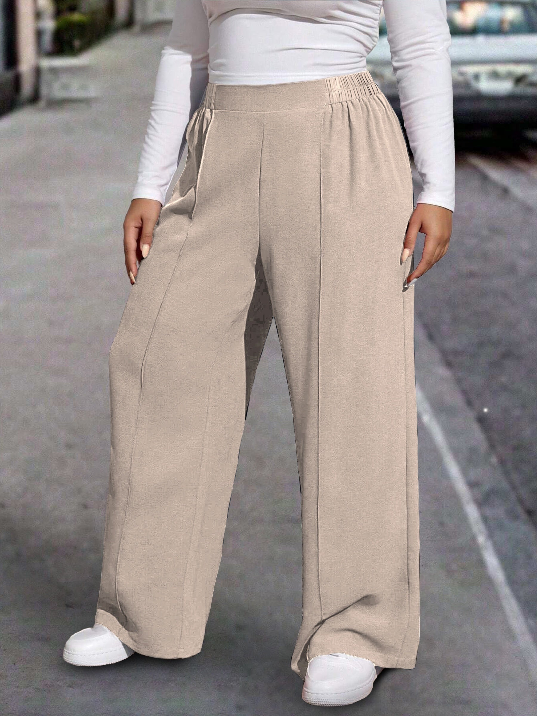 Calça pantalona com cintura elástica