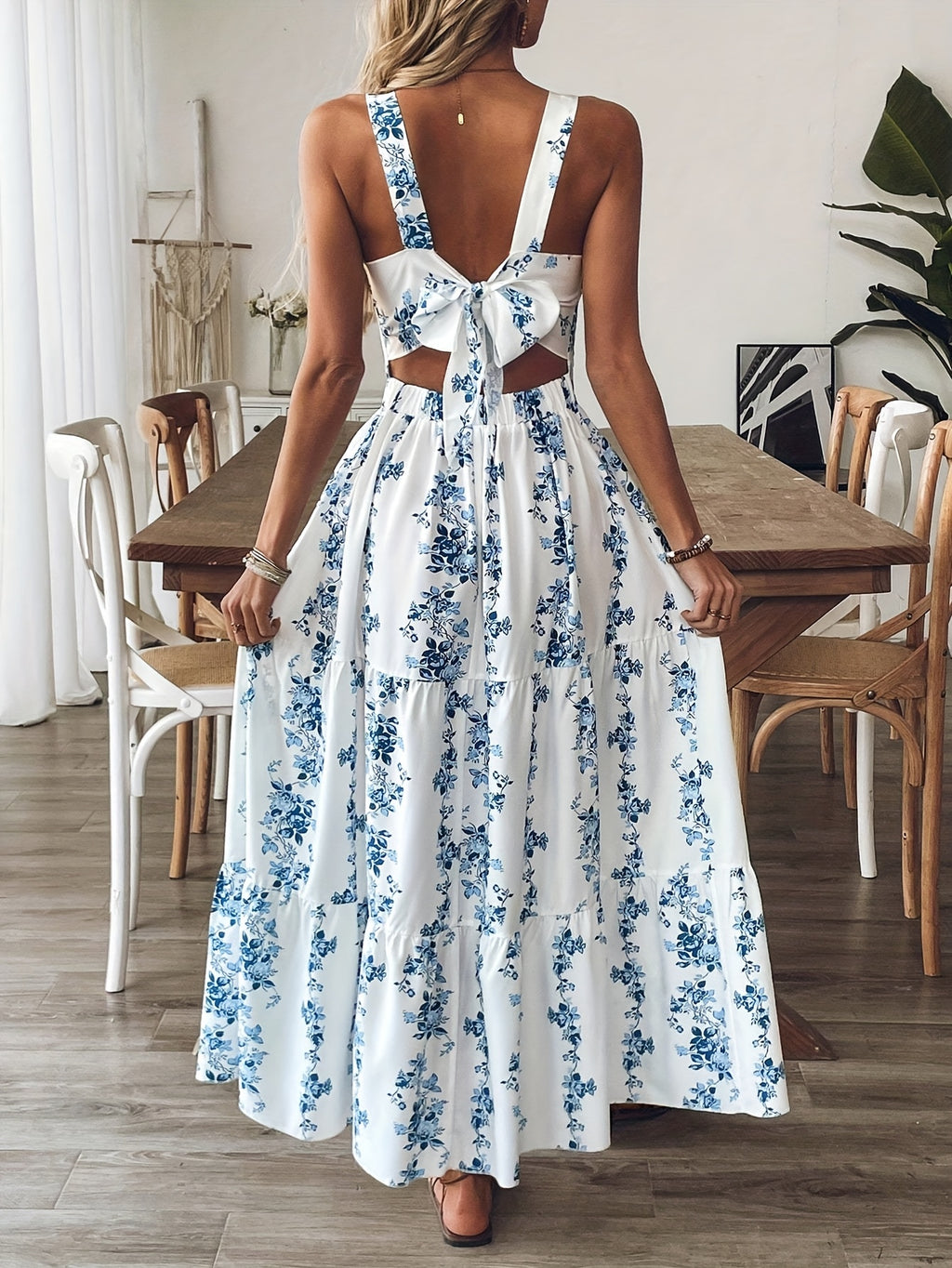 Vestido longo floral com laço nas costas