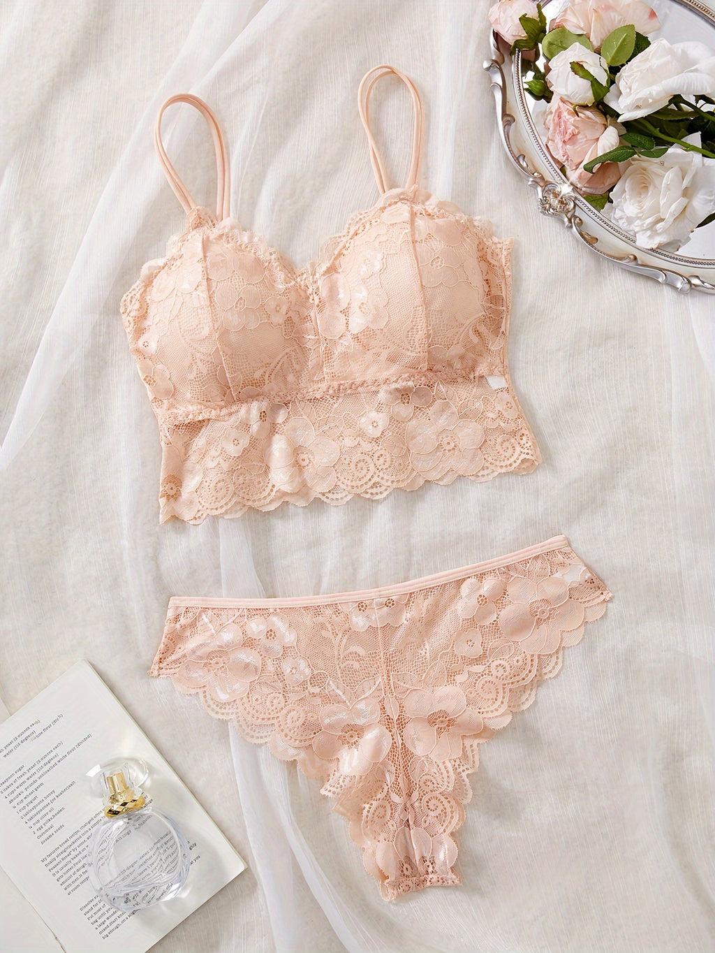 Conjunto de lingerie de alcinha todo rendado