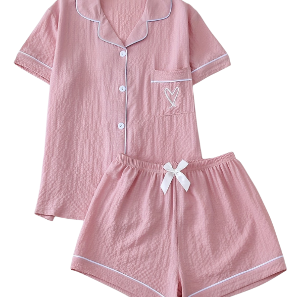 Pijama com camiseta de gola e shorts de laço