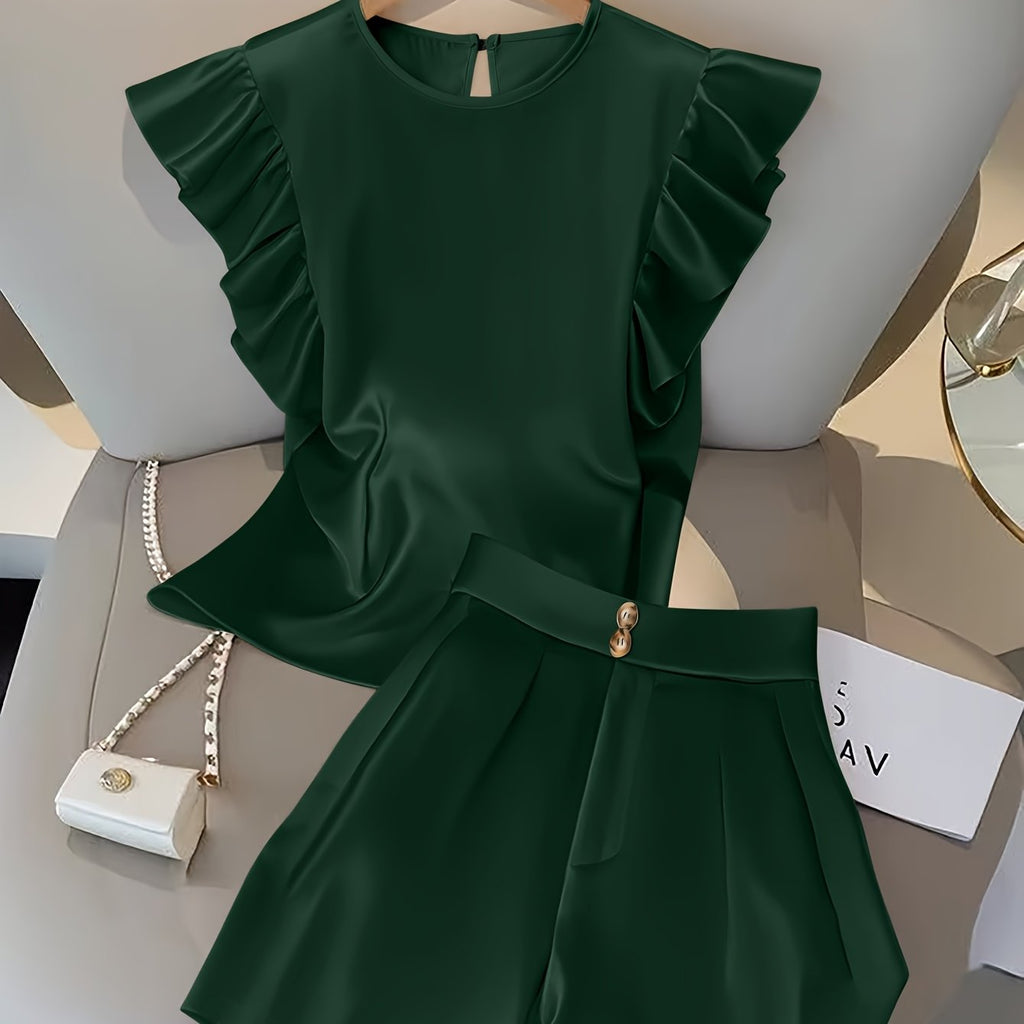 Conjunto com Blusa de Babados e Shorts de Alfaiataria