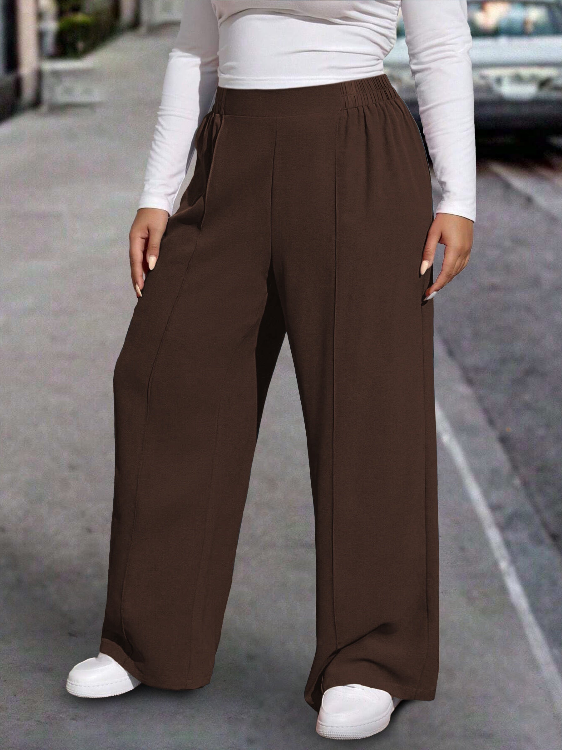 Calça pantalona com cintura elástica