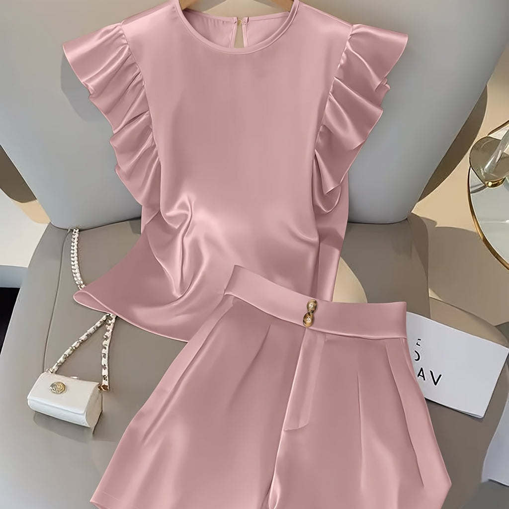 Conjunto com Blusa de Babados e Shorts de Alfaiataria