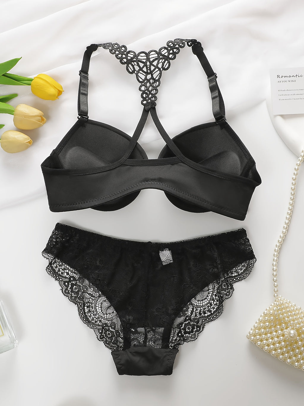 Conjunto de lingerie com detalhe trançado nas costas