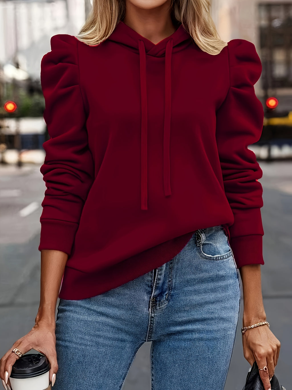 Moletom com capuz e mangas bufantes