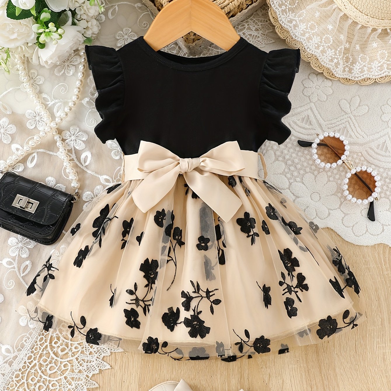 Vestido Infantil com saia rodada e laço na cintura