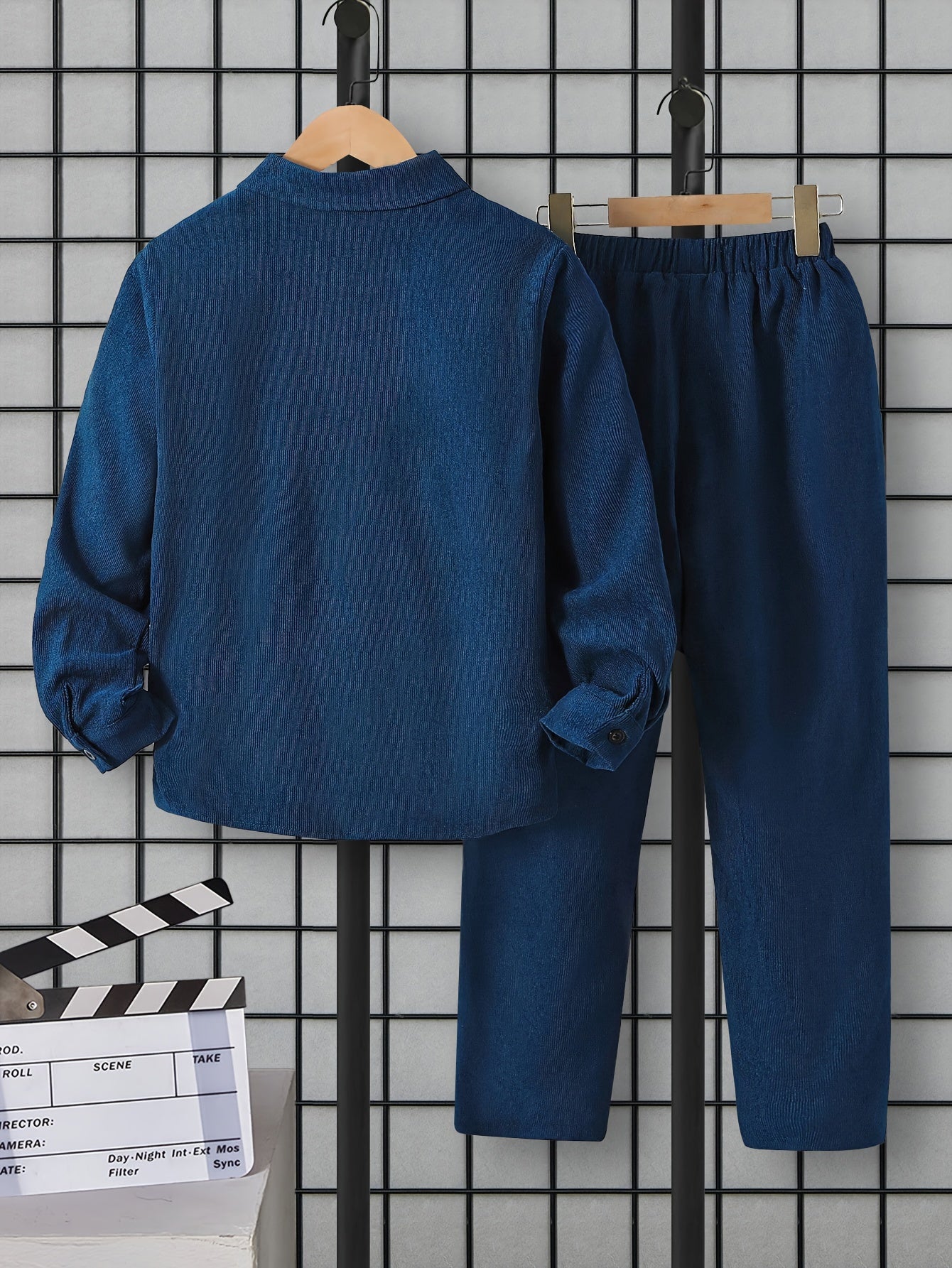 Conjunto infantil masculino de jaqueta, camiseta e calça