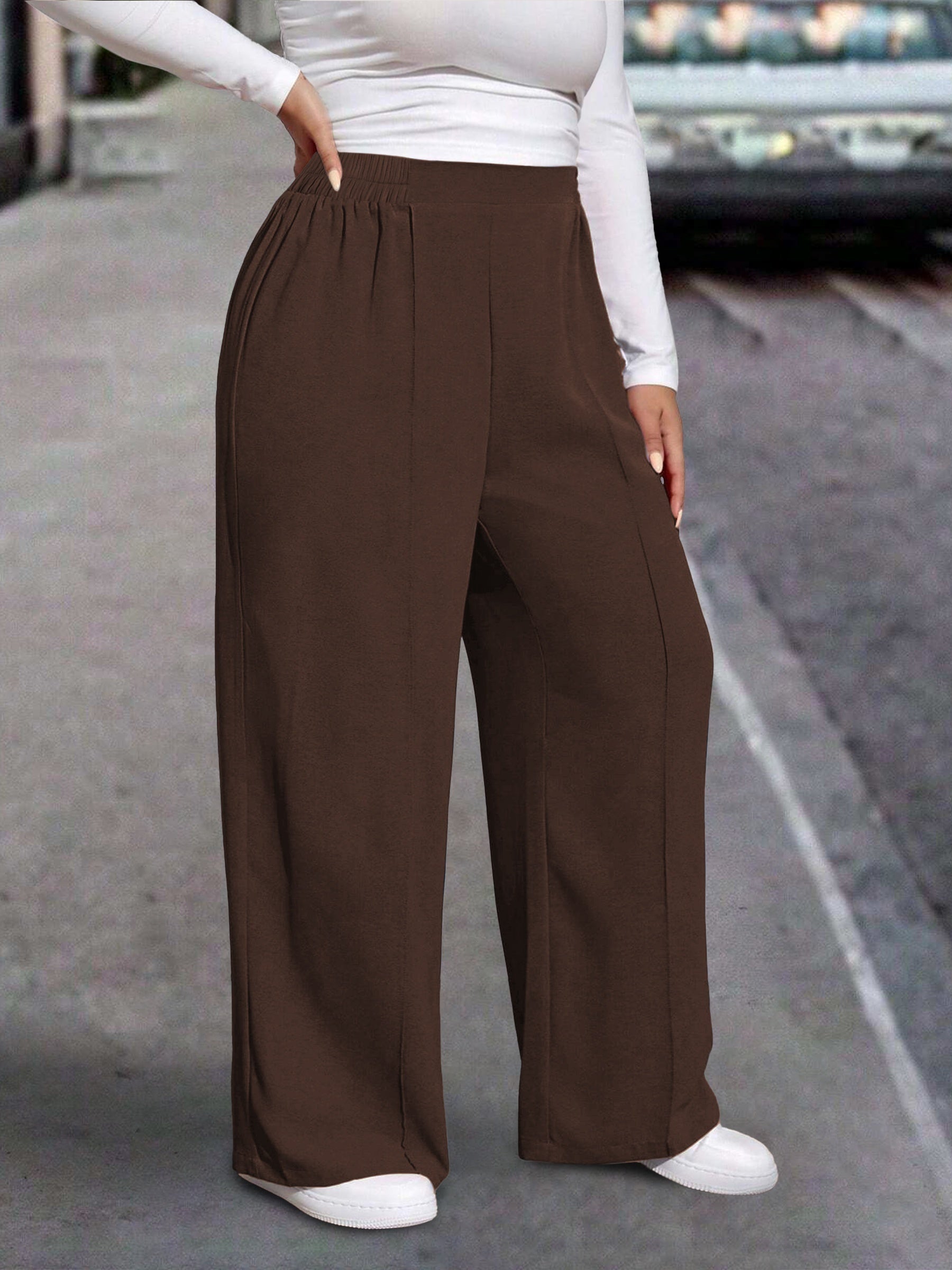 Calça pantalona com cintura elástica